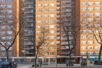 701-715 Amsterdam Ave in New York, NY - Building Photo - Building Photo