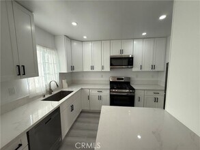 40 Merlon Ave in Pasadena, CA - Building Photo - Building Photo