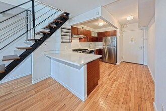 184 Thompson St in New York, NY - Building Photo - Building Photo
