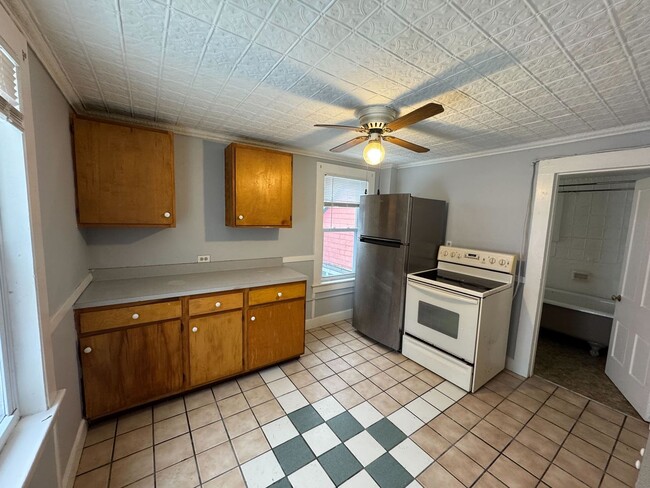 16 Union St in Claremont, NH - Building Photo - Building Photo