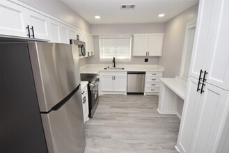 16587 El Camino Real in Houston, TX - Building Photo - Building Photo