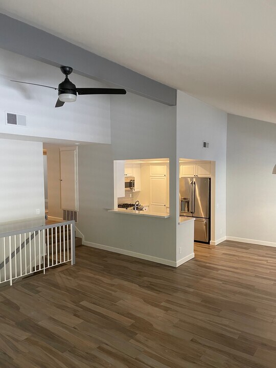 17113 Palisades Cir in Pacific Palisades, CA - Foto de edificio