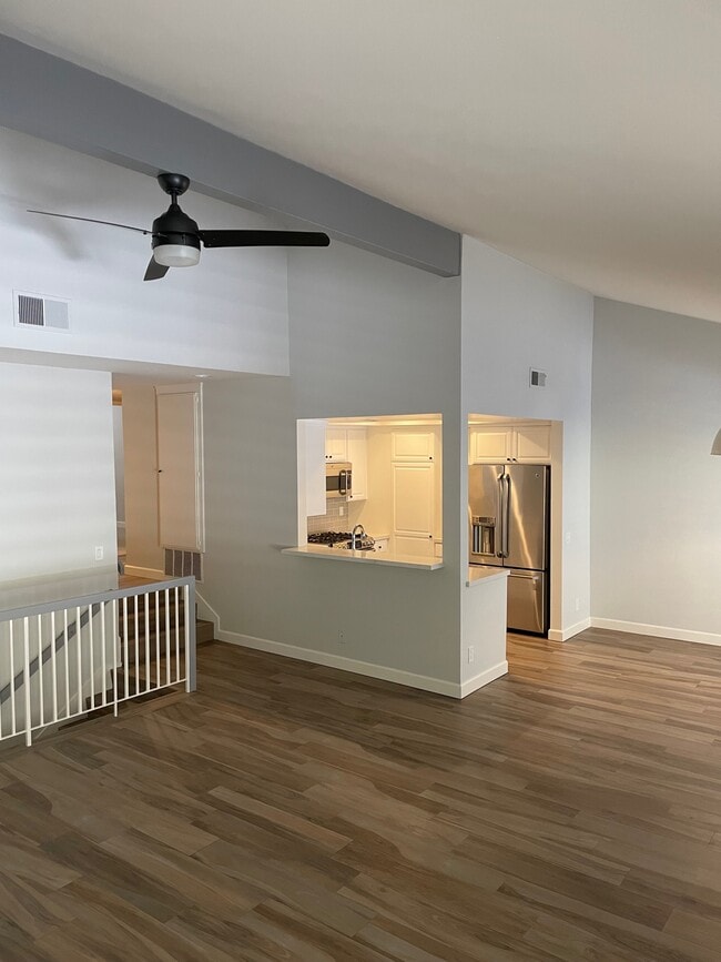 property at 17113 Palisades Cir