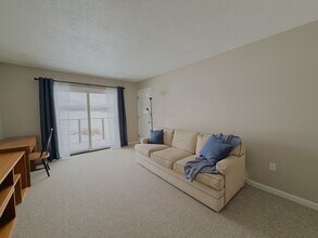 7 Onota Ln in Pittsfield, MA - Building Photo - Building Photo