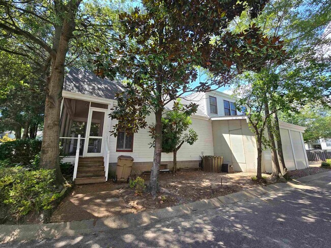 113 Village Ln in Memphis, TN - Building Photo - Building Photo