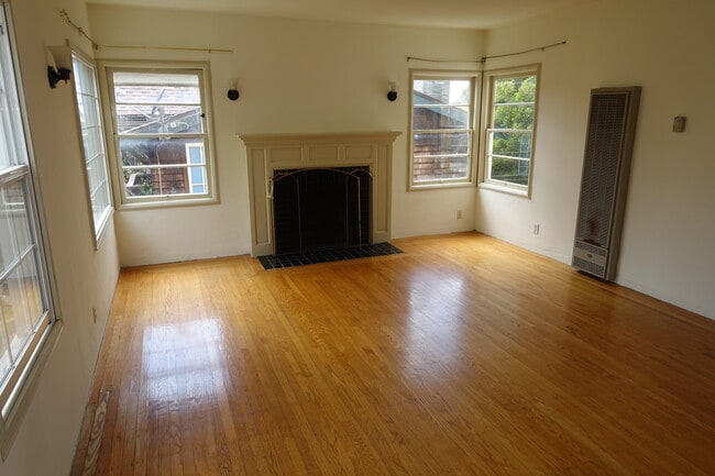 2007 Rose St, Unit 1