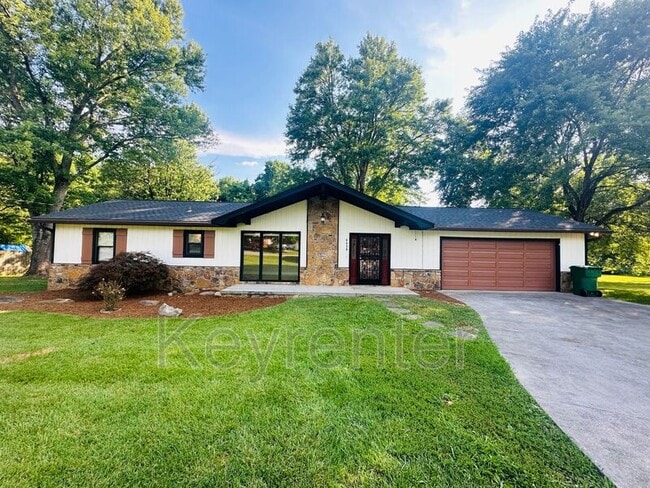 property at 4429 Doris Cir