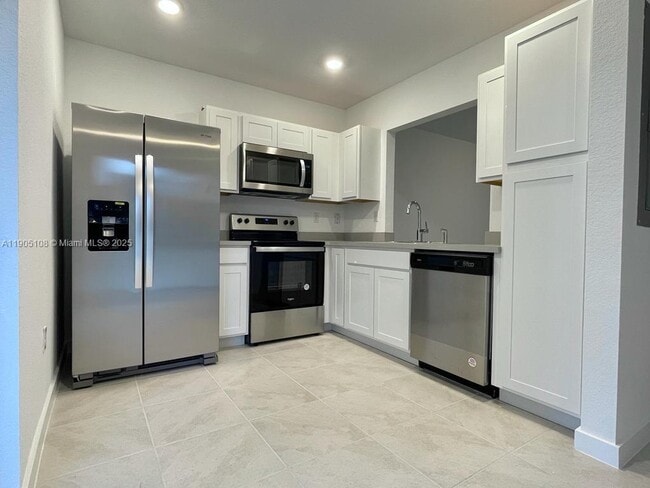 441 NE 5th Terrace in Florida City, FL - Building Photo - Building Photo