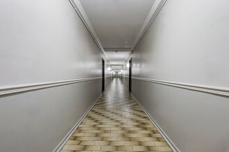 390 Dawes Road in Toronto, ON - Building Photo - Building Photo