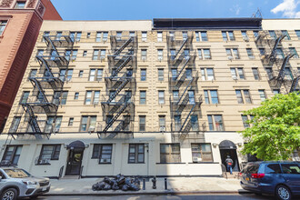 315-317 E 108th St in New York, NY - Building Photo - Building Photo