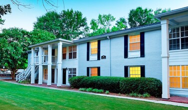 Peachtree Park Apartments in Atlanta, GA - Foto de edificio - Building Photo