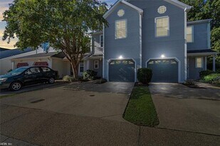 4975 Kemps Lake Dr in Virginia Beach, VA - Building Photo