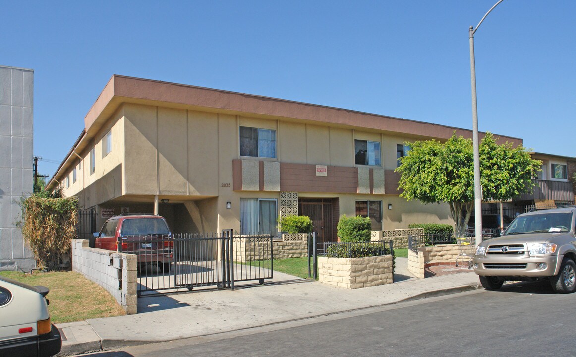 2035 Chariton St in Los Angeles, CA - Building Photo