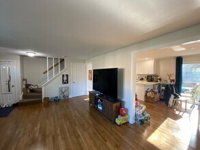 52 Charles Rd in Winchester, MA - Building Photo - Building Photo