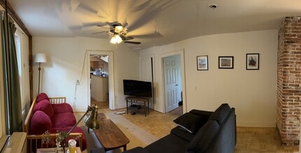 192 Pine St, Unit 192-2 in Burlington, VT - Foto de edificio - Building Photo