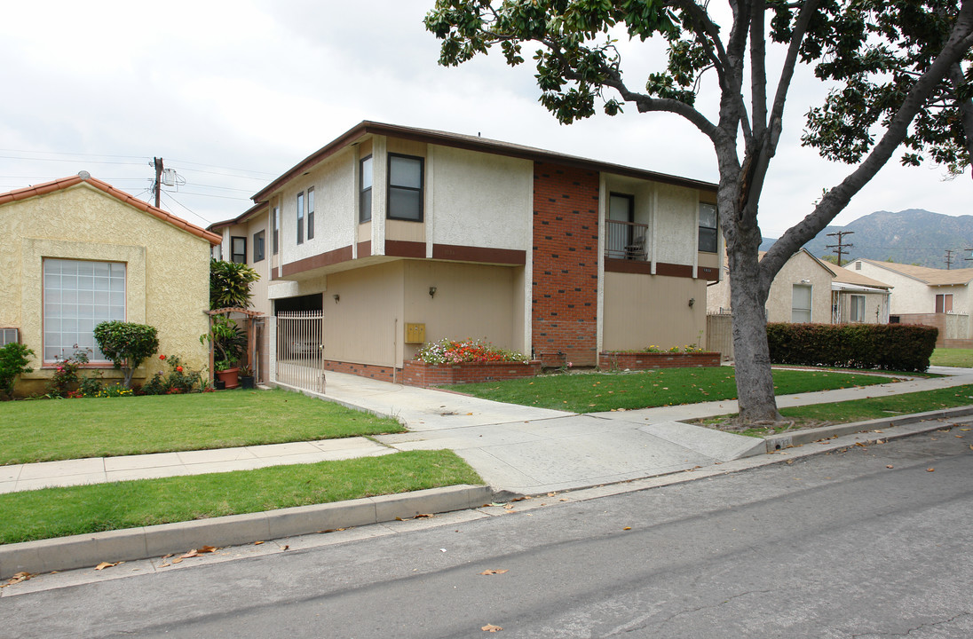 1033 Willard Ave in Glendale, CA - Foto de edificio