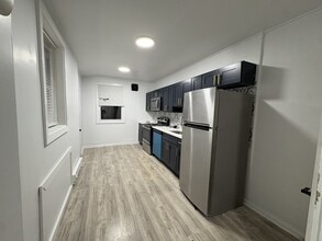 2062 E Stella St in Philadelphia, PA - Building Photo - Building Photo