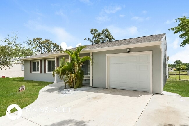 2049 SE Talwood Ln in Port St. Lucie, FL - Building Photo - Building Photo