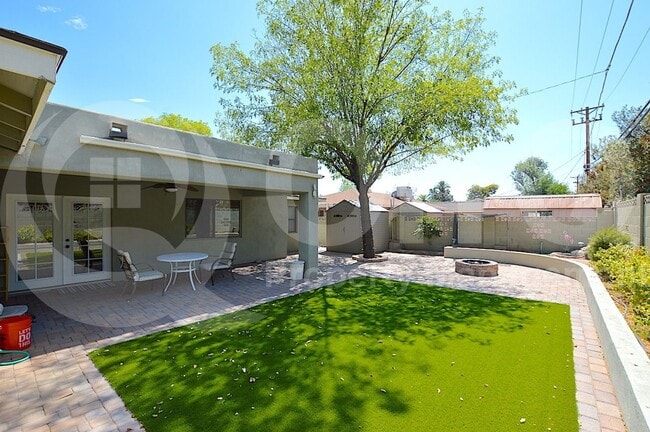 4042 E Fairmount Ave in Phoenix, AZ - Foto de edificio - Building Photo