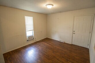 1013 W Ash St in Columbia, MO - Building Photo - Building Photo