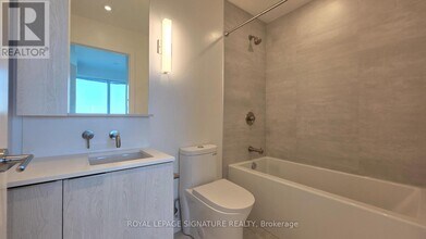 110 Broadway Ave in Toronto, ON - Building Photo - Building Photo