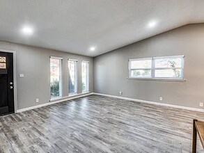 2976 Sundial Dr in Dallas, TX - Building Photo - Building Photo