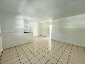 855 W 29th St in Hialeah, FL - Building Photo - Building Photo