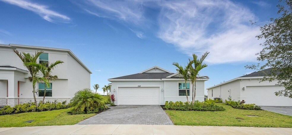 3587 Angler Dr in Fort Pierce, FL - Foto de edificio