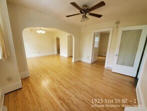 1923 5th St NE in Minneapolis, MN - Building Photo - Building Photo
