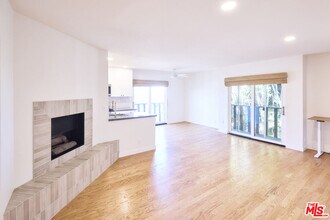 302 Ashland Ave in Santa Monica, CA - Building Photo - Building Photo