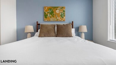 1215 N Fayette St, Unit 206 in Alexandria, VA - Foto de edificio - Building Photo