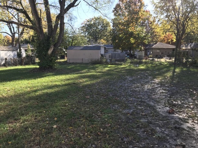 642 N Belview Ave-Unit -Unit B in Springfield, MO - Building Photo - Building Photo