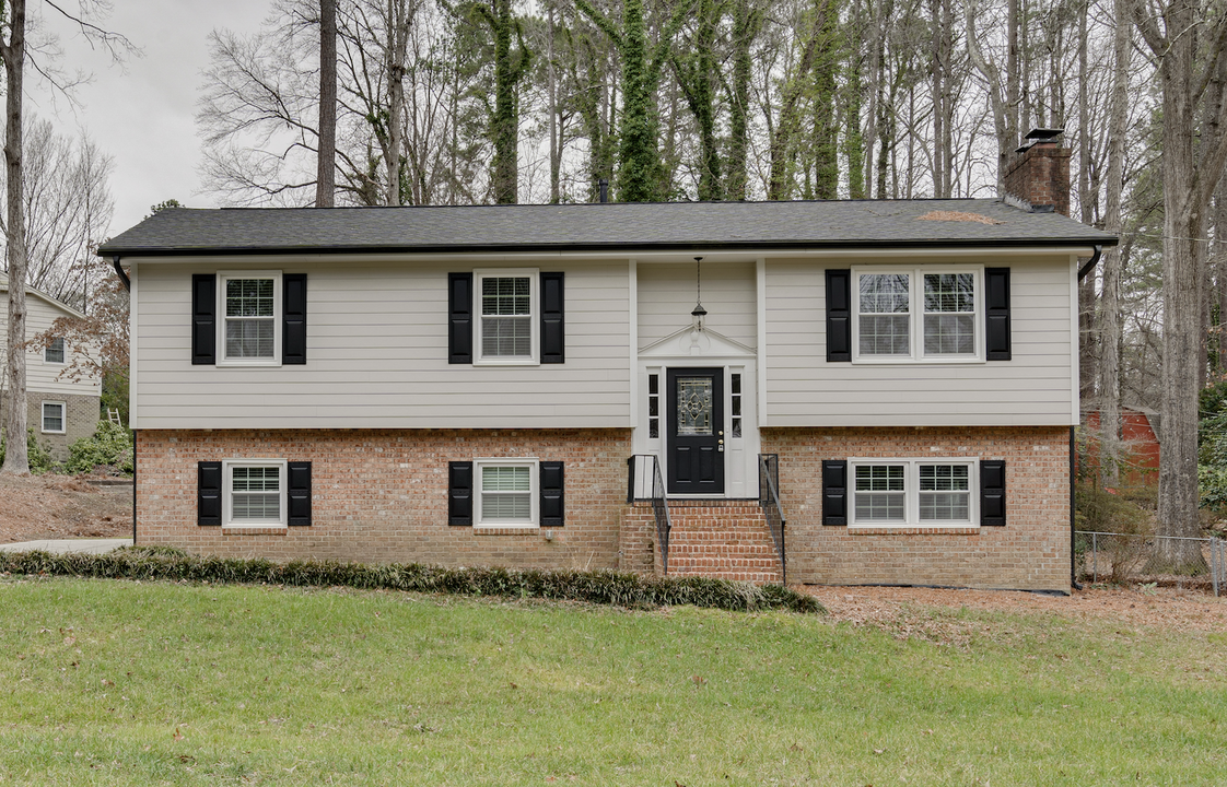 801 Pamlico Dr in Cary, NC - Building Photo