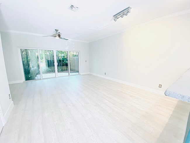 835 NE 19th Ave in Fort Lauderdale, FL - Building Photo - Building Photo