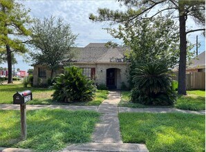 7203 Mission Ct Dr in Houston, TX - Building Photo - Building Photo