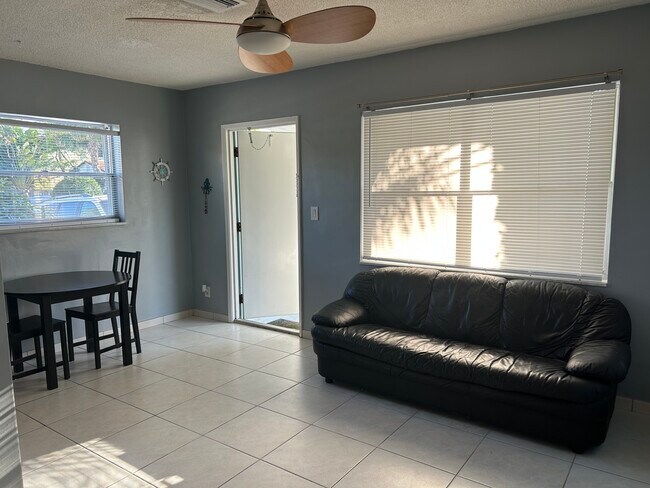 3240 NE 16th St, Unit 3240 NE 16th St in Pompano Beach, FL - Foto de edificio - Building Photo