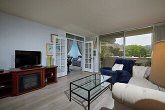 2510 Torrey Pines Rd, Unit Matt in La Jolla, CA - Building Photo - Building Photo