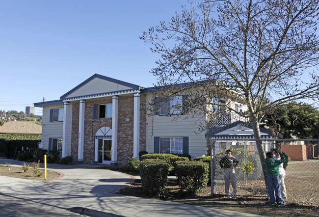 Park View Terrace Apartments in Hayward, CA - Building Photo - Building Photo