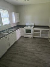 813 N Commerce St in Gainesville, TX - Building Photo - Building Photo