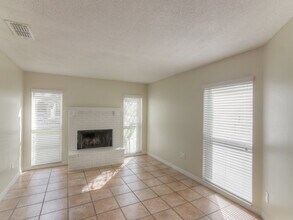 1015 Covington St in Oviedo, FL - Building Photo - Building Photo