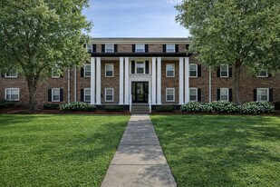 Capital Place in Indianapolis, IN - Building Photo