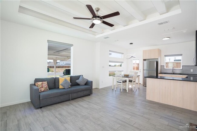 26 N 40th St in McAllen, TX - Building Photo - Building Photo