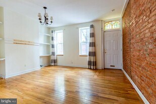 1811 Pemberton St in Philadelphia, PA - Building Photo