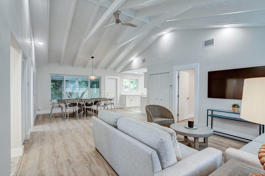 1910 NE 2nd Ave in Delray Beach, FL - Building Photo