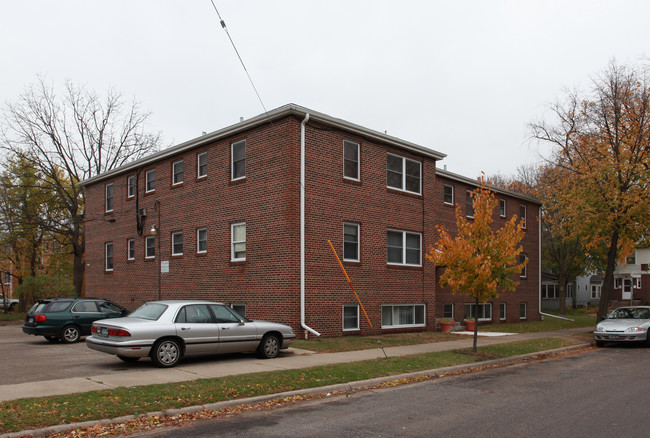 3656 Grand Ave S in Minneapolis, MN - Foto de edificio - Building Photo