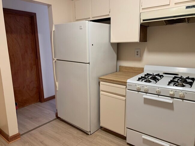 226 Brightman St in Fall River, MA - Building Photo - Building Photo