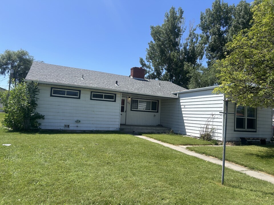 1008 St Johns Ave in Billings, MT - Building Photo