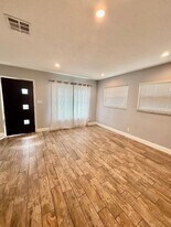 7622 Cassino Ave, Unit Private in Orlando, FL - Building Photo
