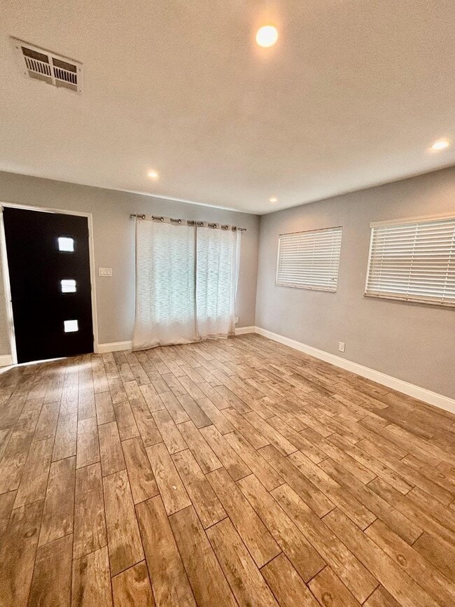 property at 7622 Cassino Ave