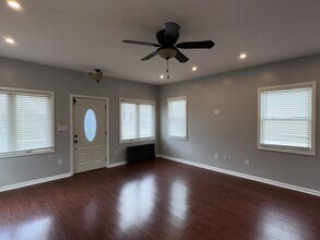 220 Lafayette Ave, Unit Unit B in Lyndhurst, NJ - Building Photo - Building Photo